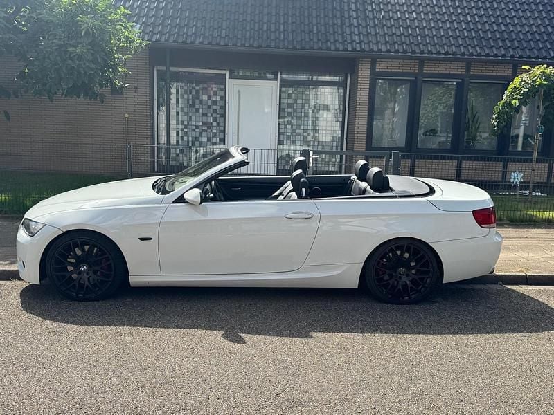 Weiß Gebraucht 2008 BMW 330 Cabriolet M Sport Cabrio | 10.750 € (Superpreis) - Bild 1/4