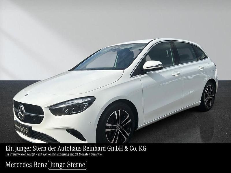 Weiß Gebraucht 2024 Mercedes B180 Progressive Van / Kleinbus | 31.850 € (Guter Preis) - Bild 1/4
