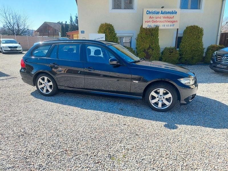 Gebraucht BMW 320 184 PS (135 kW) 2011 Schwarz Kombi