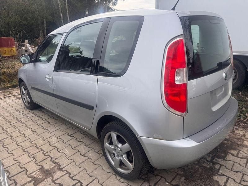 Gebraucht Skoda Roomster 86 PS (63 kW) 2012 Silber Van / Kleinbus