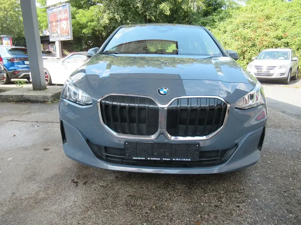 Gebraucht BMW 218 Active Tourer 150 PS (110 kW) 2023 Grau Van / Kleinbus