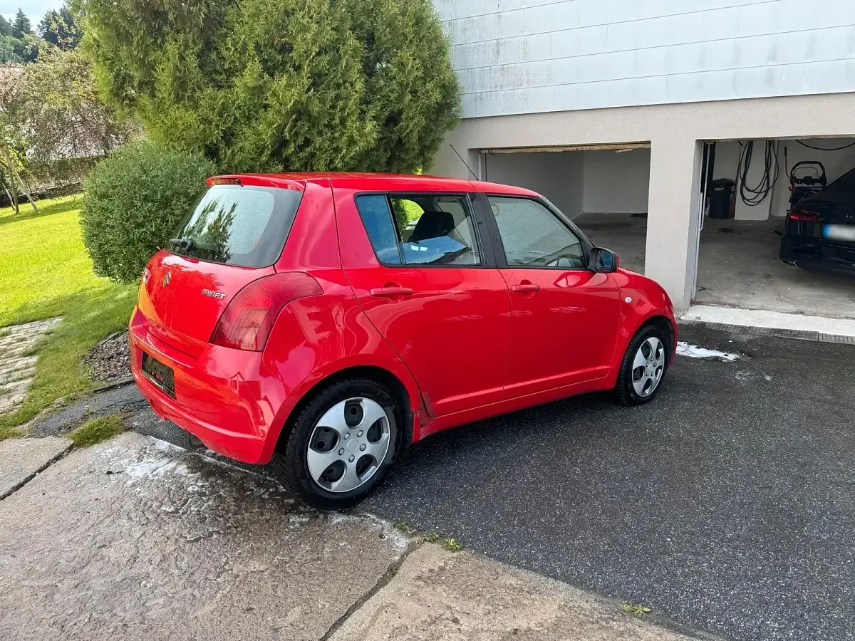 Gebraucht Suzuki Swift 92 PS (67 kW) 2005 Rot Kleinwagen