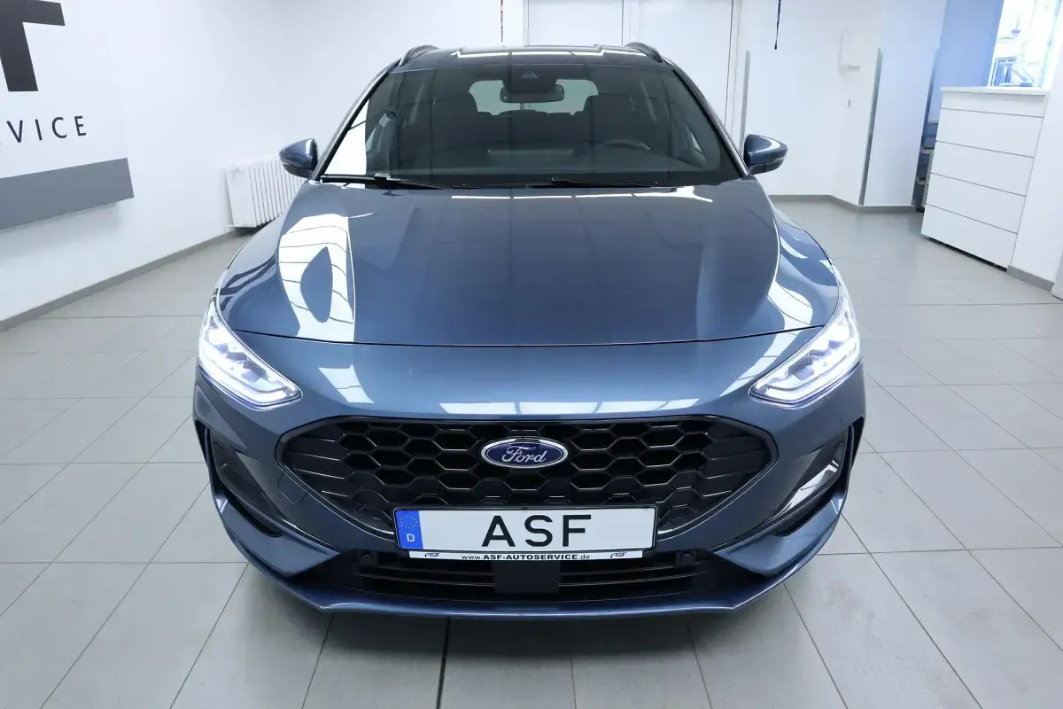 Gebraucht Ford Focus ST-Line X 155 PS (114 kW) 2025 Chromablau metallic Kombi