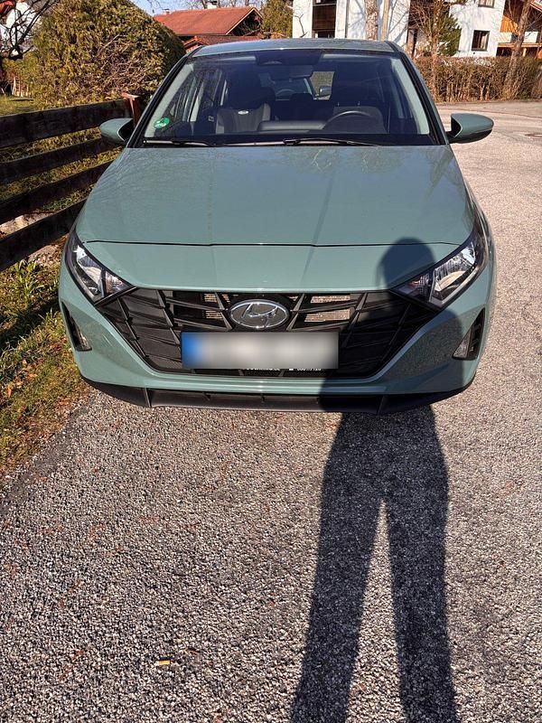 Gebraucht Hyundai i20 84 PS (61 kW) 2022 Grün Kleinwagen