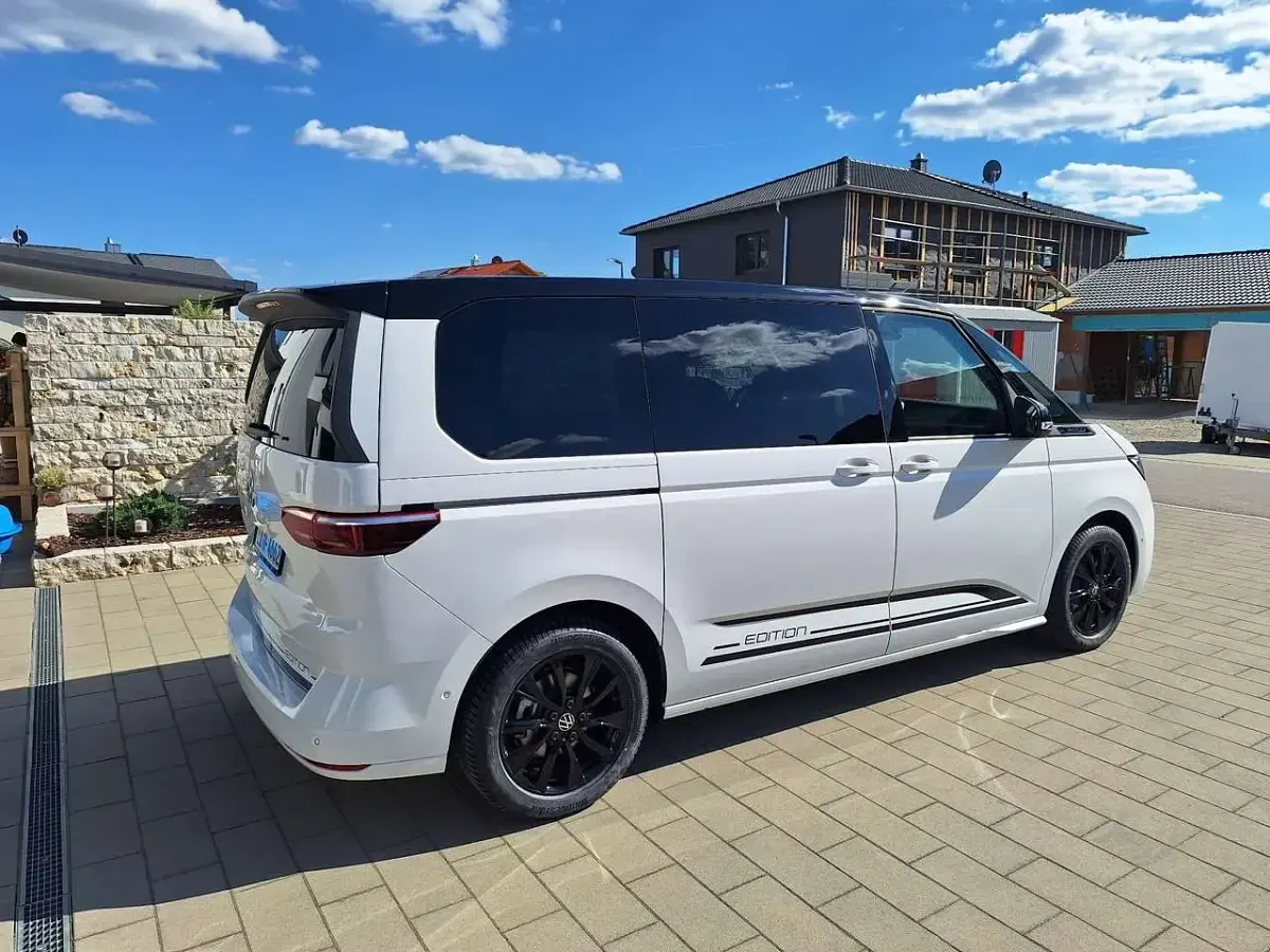 Gebraucht VW Multivan Edition 204 PS (150 kW) 2025 Weiß Van / Kleinbus