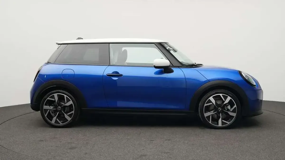 Używany Mini Cooper S Classic 204 KM (150 kW) 2025 Niebieski Hatchback