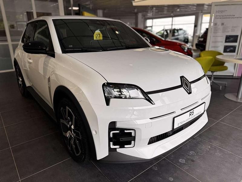 Neu Renault 5 E-Tech Urban 77 kW (106 PS) 2025 Perlmuttweiß metallic Limousine