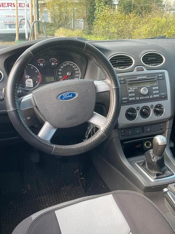 Gebraucht Ford Focus 125 PS (91 kW) 2006 Silber Kombi
