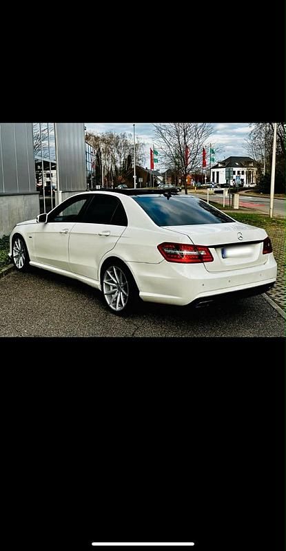 Gebraucht Mercedes E350 265 PS (194 kW) 2012 Weiß Limousine