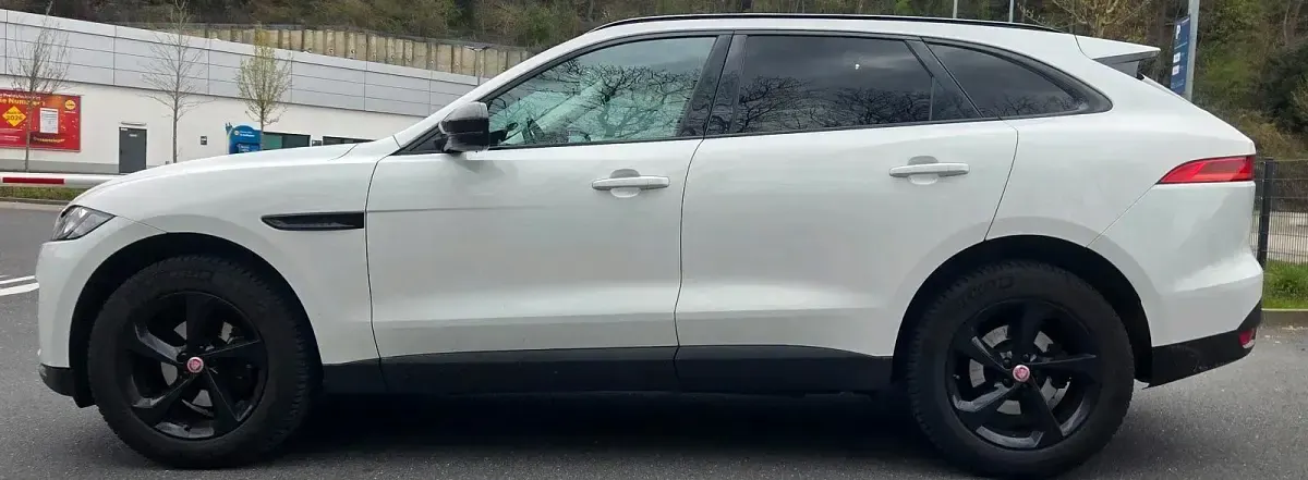 Gebraucht Jaguar F-Pace 163 PS (119 kW) 2017 Weiß SUV
