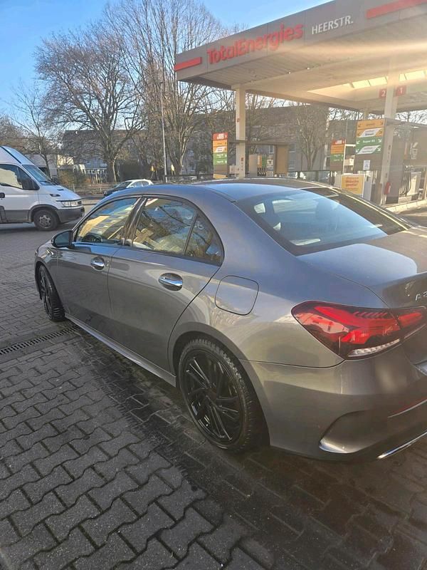 Gebraucht Mercedes A220 198 PS (145 kW) 2019 Grau Limousine