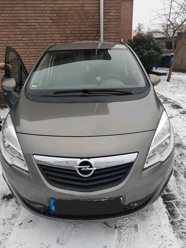 Gebraucht Opel Meriva 90 PS (66 kW) 2012 Silber Van / Kleinbus