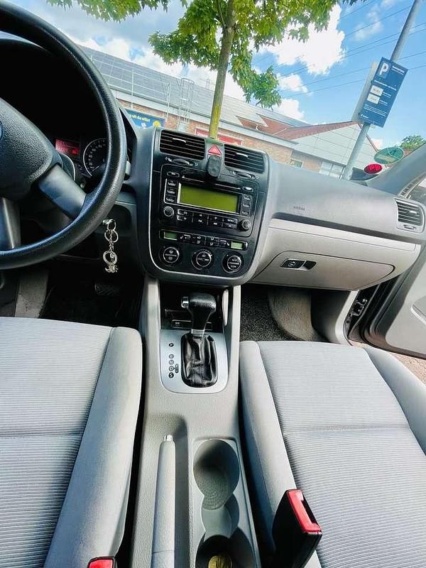 Gebraucht VW Golf IV Trendline 102 PS (75 kW) 2005 Grau Kleinwagen