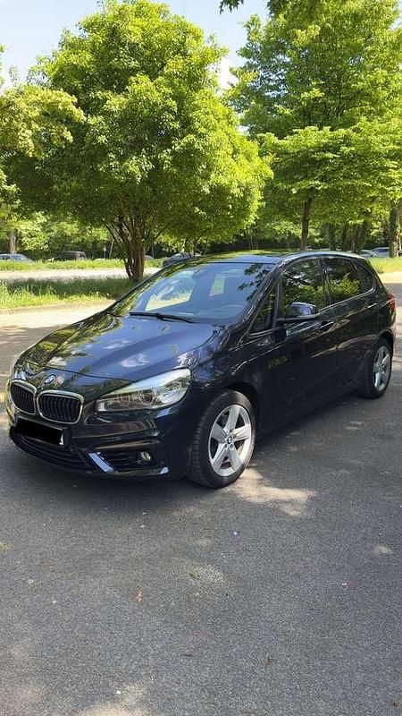 Blau Gebraucht 2018 BMW 220 Sport Line Van / Kleinbus | 13.999 € (Superpreis) - Bild 1/4
