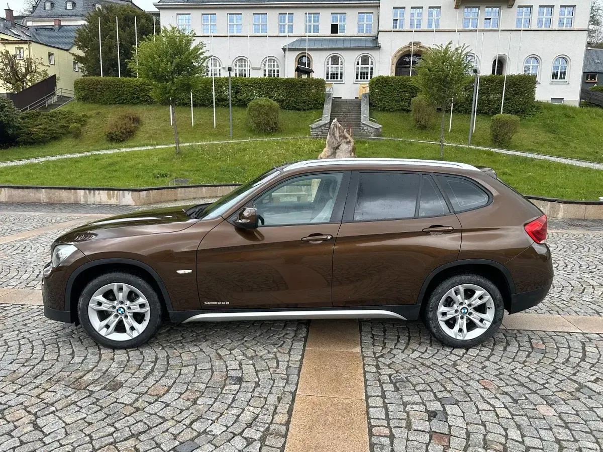 Gebraucht BMW X1 xLine 177 PS (130 kW) 2010 Braun SUV