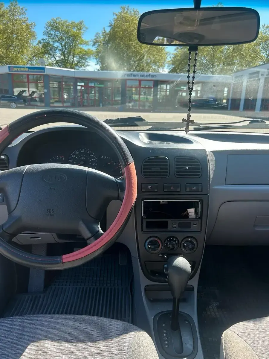 Gebraucht Kia Rio 97 PS (71 kW) 2001 Kleinwagen