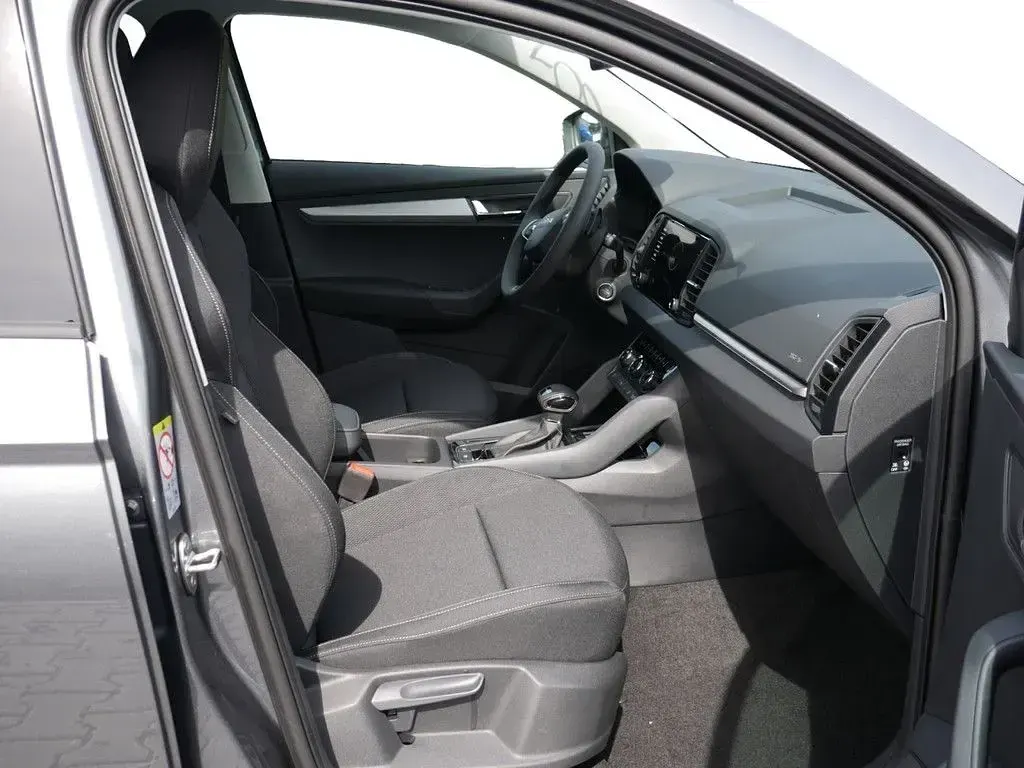 Neu Skoda Karoq 150 PS (110 kW) 2026 Grau SUV