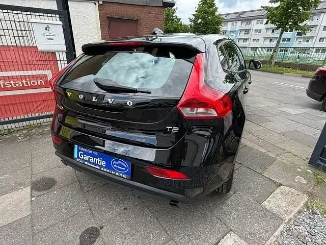 Gebraucht Volvo V40 Kinetic 120 PS (88 kW) 2014 Black solid (stone) / solid Kombi