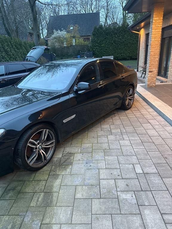 Gebraucht BMW 740 Performance 306 PS (225 kW) 2010 Schwarz Limousine