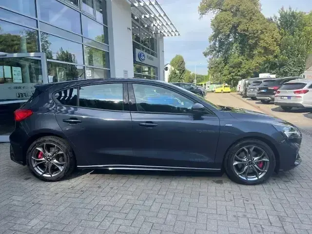 Second-hand Ford Focus ST-Line 150 CP (110 kW) 2020 Albastru Berlinǎ