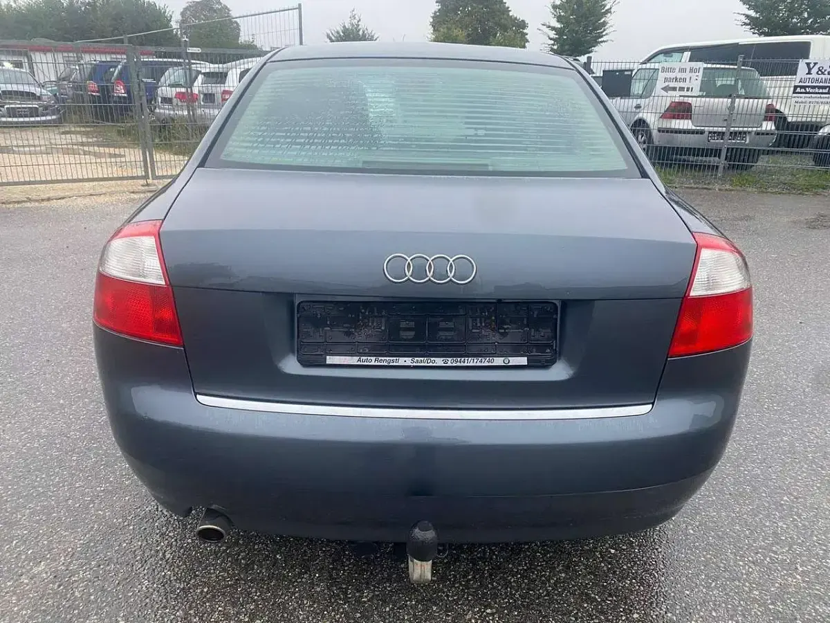 Gebraucht Audi A4 131 PS (96 kW) 2003 Grau Limousine