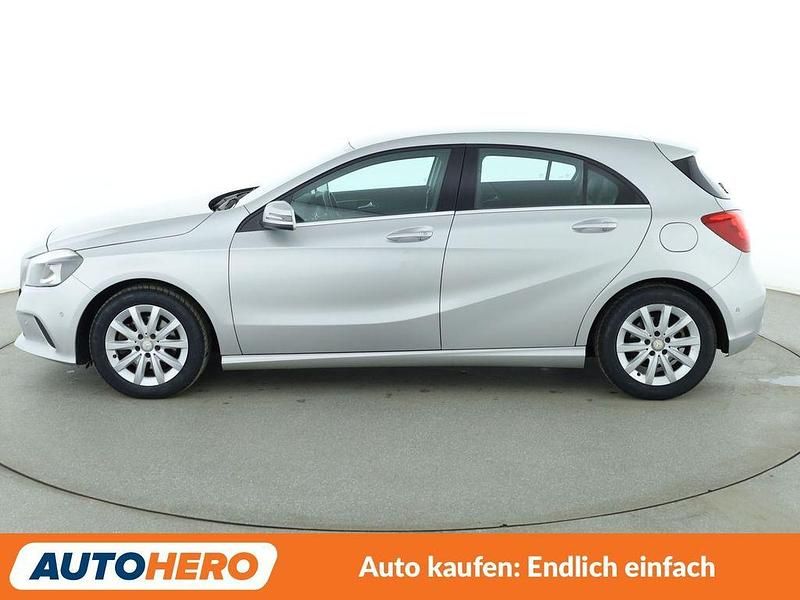 Gebraucht Mercedes A180 Style 122 PS (89 kW) 2017 Silber Limousine
