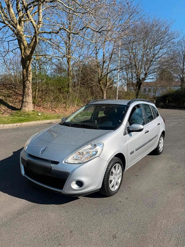 Gebraucht Renault Clio GrandTour 75 PS (55 kW) 2012 Silber Kombi