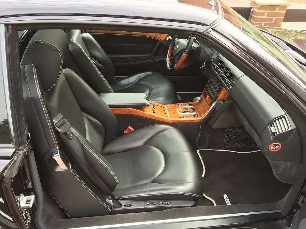 Second-hand Mercedes SL320 Edition 224 CP (164 kW) 2000 Negru Cabrio