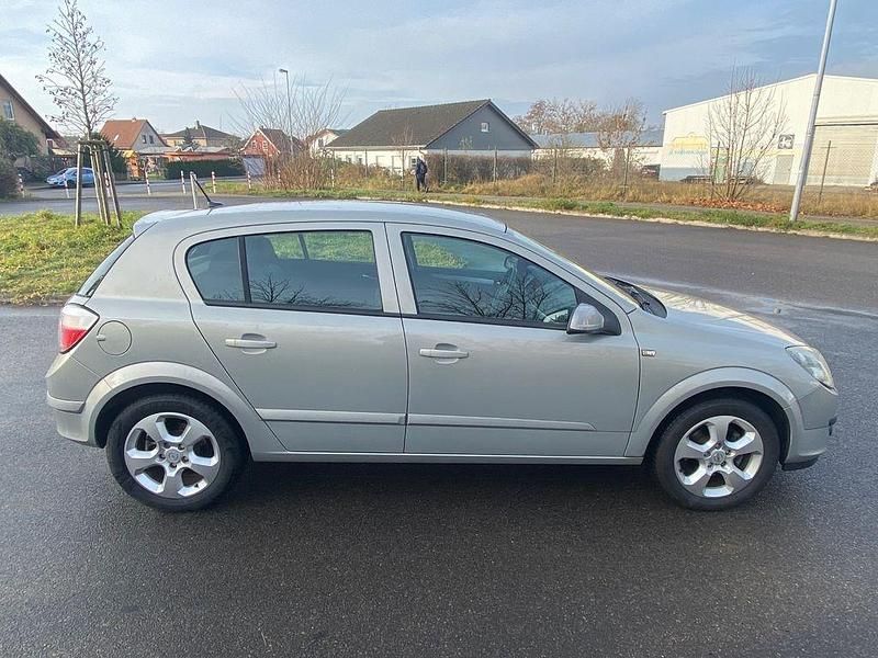Gebraucht Opel Astra Cosmo 140 PS (102 kW) 2006 Beige Limousine