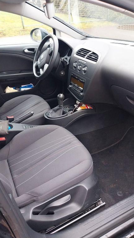 Second-hand Seat Leon Reference 110 CP (80 kW) 2013 Negru Berlinǎ