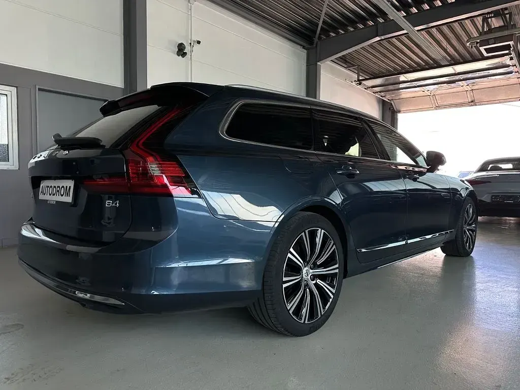 Gebraucht Volvo V90 Plus 197 PS (144 kW) 2023 Denim blue Kombi