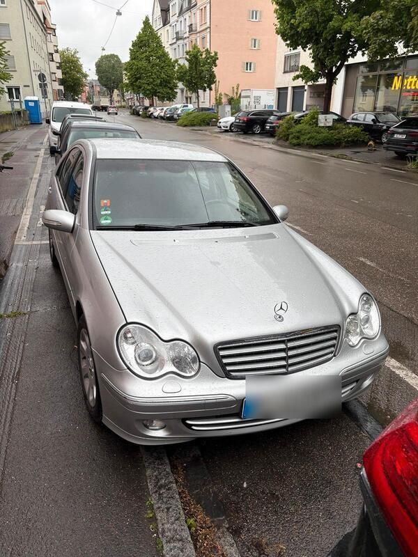 Silber Gebraucht 2004 Mercedes C180 Limousine | 4.700 € (Fairer Preis) - Bild 1/4