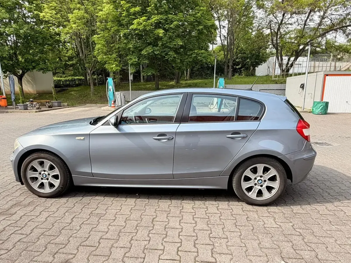 Gebraucht BMW 118 129 PS (94 kW) 2004 Blau Kleinwagen