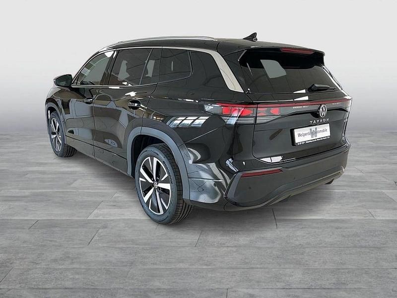 Neu VW Tayron Life 150 PS (110 kW) 2025 Grenadillschwarz, metallic SUV