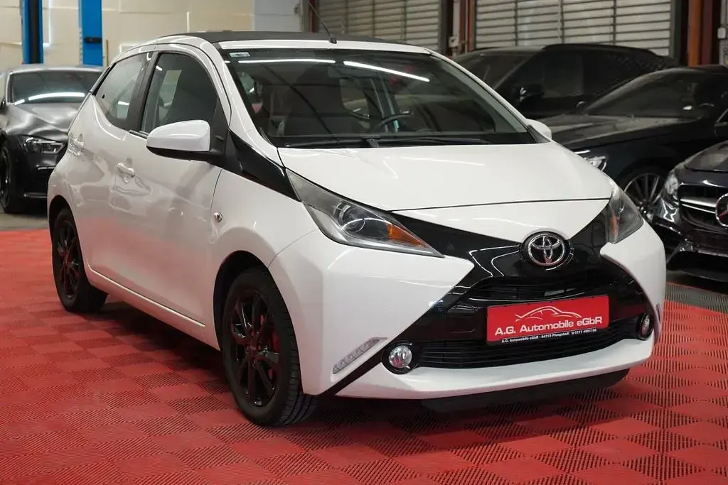 Gebraucht Toyota Aygo X-wave 69 PS (50 kW) 2015 Weiß Kleinwagen