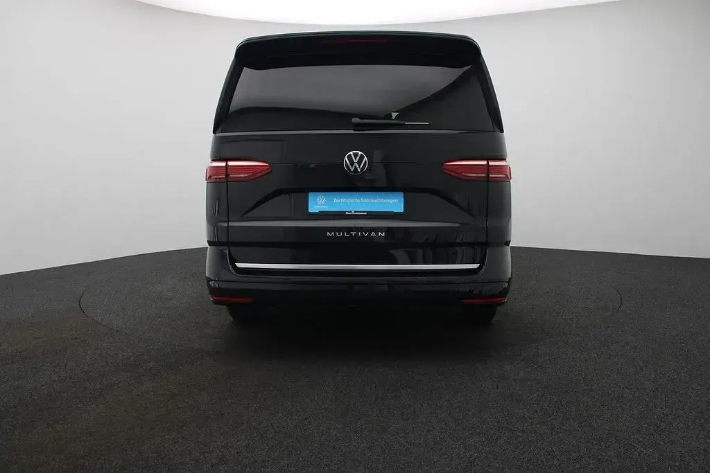 Gebraucht VW Multivan Style 150 PS (110 kW) 2025 Deep black perleffekt Van / Kleinbus