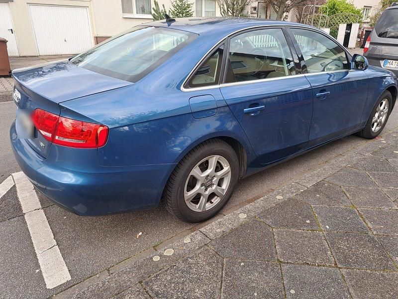 Gebraucht Audi A4 160 PS (117 kW) 2008 Blau Limousine