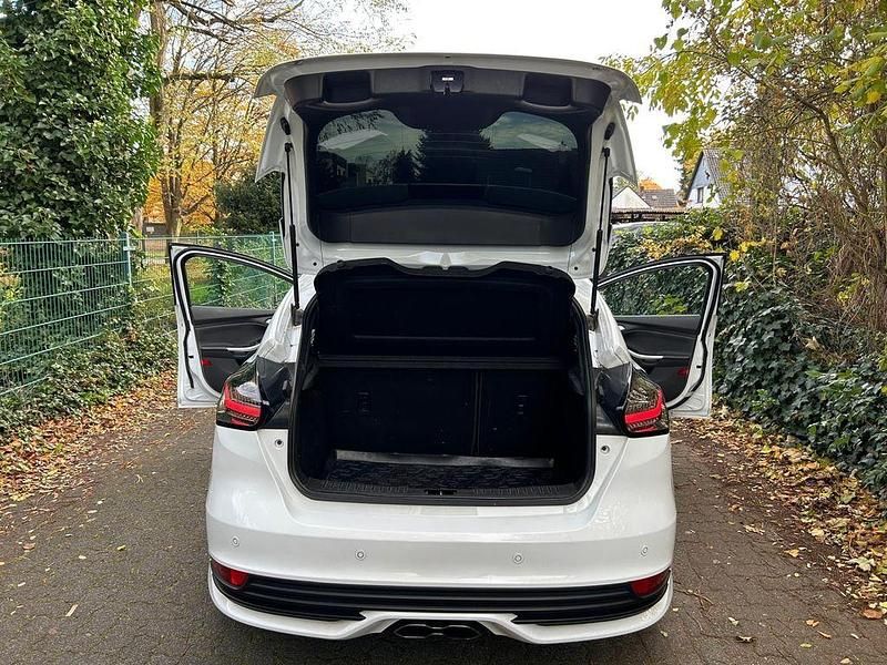 Gebraucht Ford Focus Sport 250 PS (183 kW) 2017 Weiß Limousine