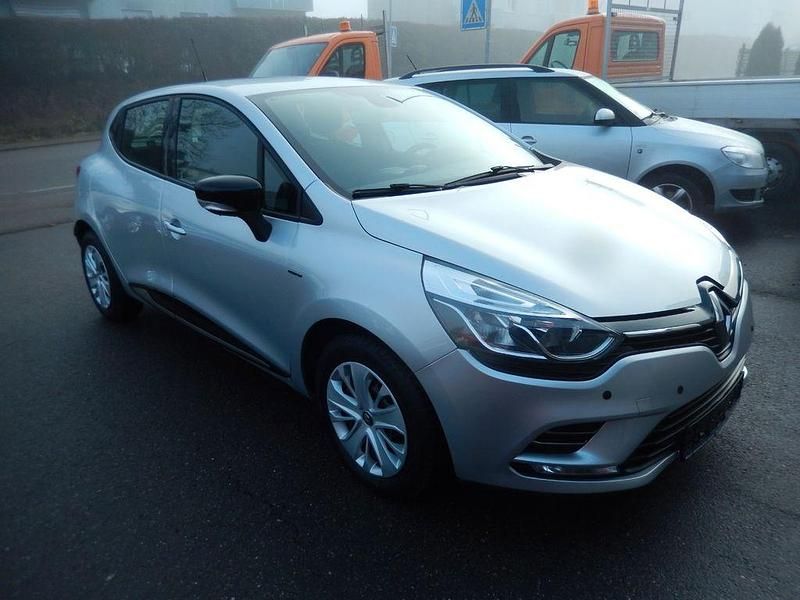 Gebraucht Renault Clio IV 90 PS (66 kW) 2019 Silber Limousine