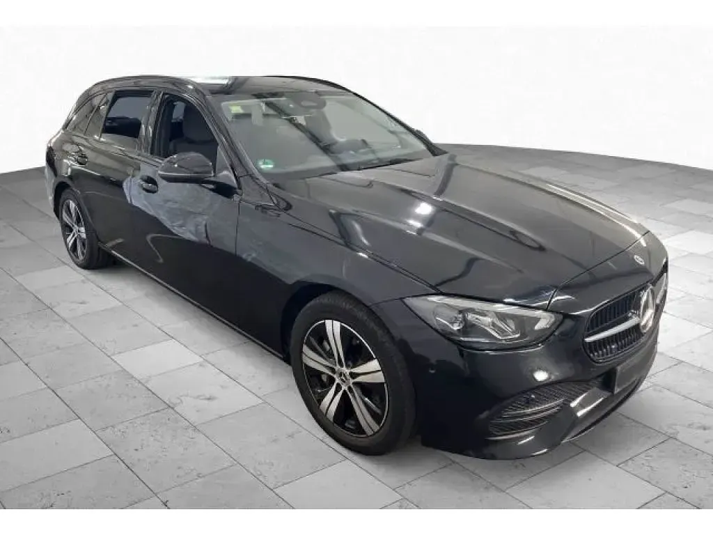 Gebraucht Mercedes C300e Night 313 PS (230 kW) 2023 Schwarz/baltic black Kombi