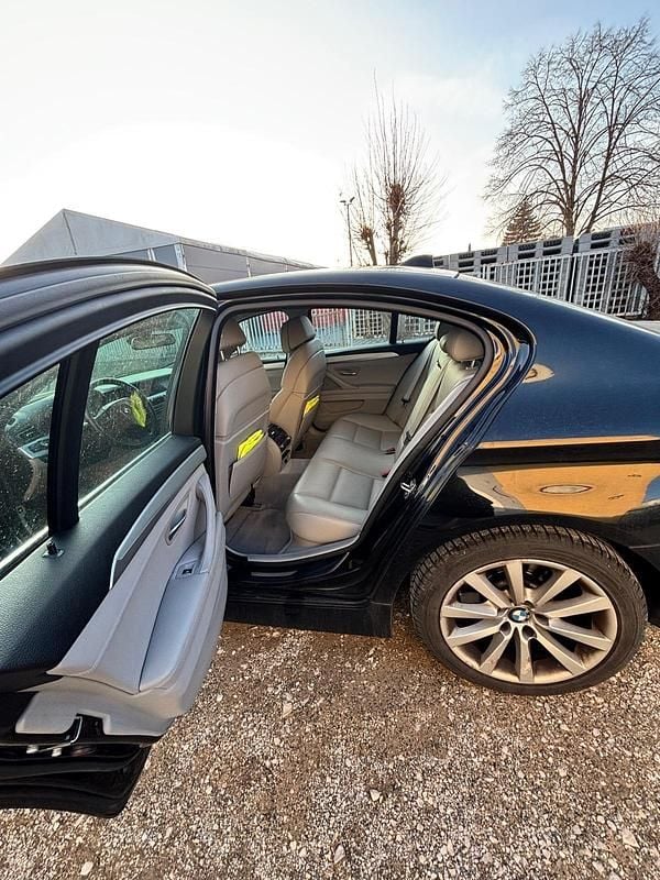 Second-hand BMW 550 408 CP (300 kW) 2012 Negru Berlinǎ