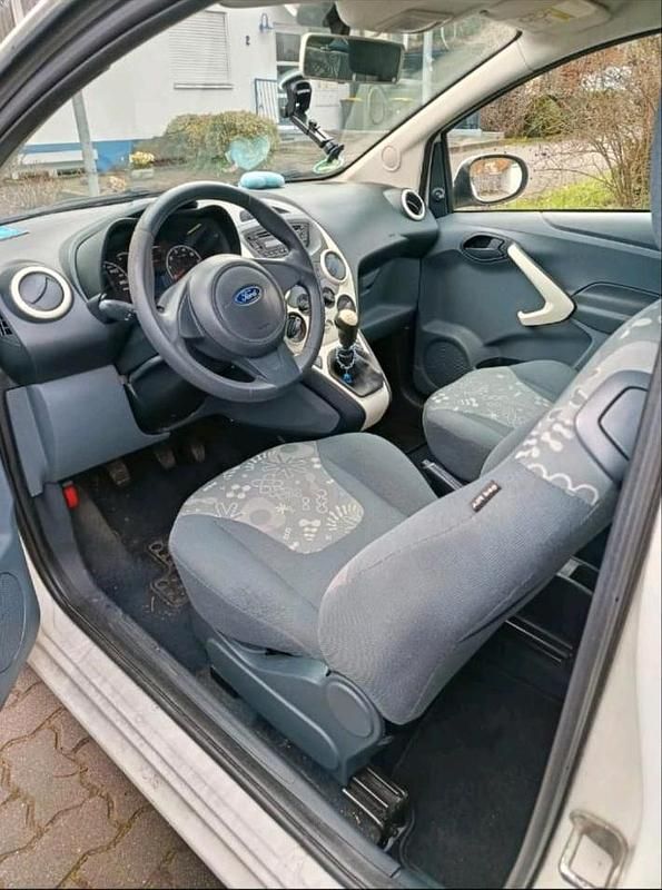 Gebraucht Ford Transit 69 PS (50 kW) 2016 Weiß Kleinwagen