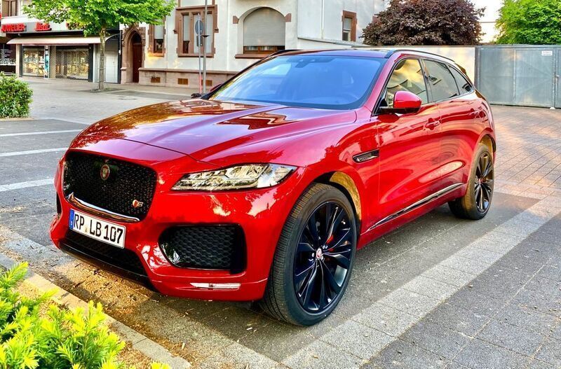 Rot Gebraucht 2016 Jaguar F-Pace First Edition SUV | 25.500 € - Bild 1/4