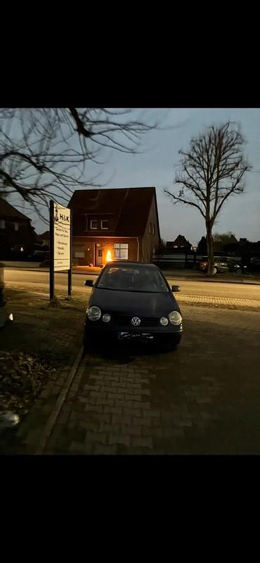 Blau Gebraucht 2002 VW Polo Kleinwagen | 1.000 € (Teuer) - Bild 1/1