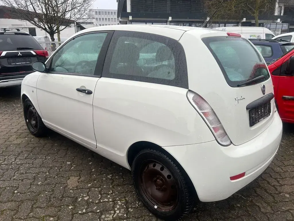 Gebraucht Lancia Ypsilon 60 PS (44 kW) 2009 Weiß Kleinwagen