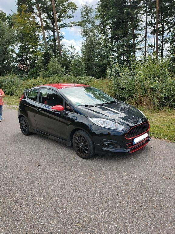 Schwarz Gebraucht 2016 Ford Fiesta ST-Line Kleinwagen | 8.200 € (Fairer Preis) - Bild 1/4