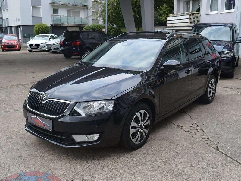 Schwarz Gebraucht 2017 Skoda Octavia Ambition Kombi | 9.800 € (Superpreis) - Bild 1/4