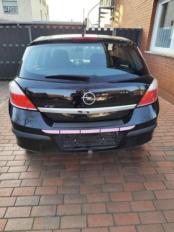 Gebraucht Opel Astra 105 PS (77 kW) 2005 Schwarz Kombi