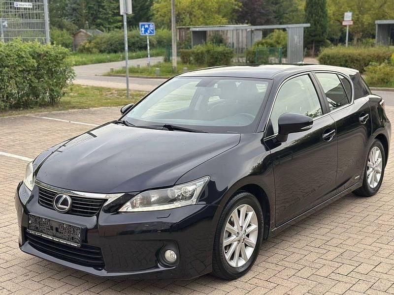 Violet Gebraucht 2012 Lexus CT200h Limousine | 6.950 € (Superpreis) - Bild 1/4