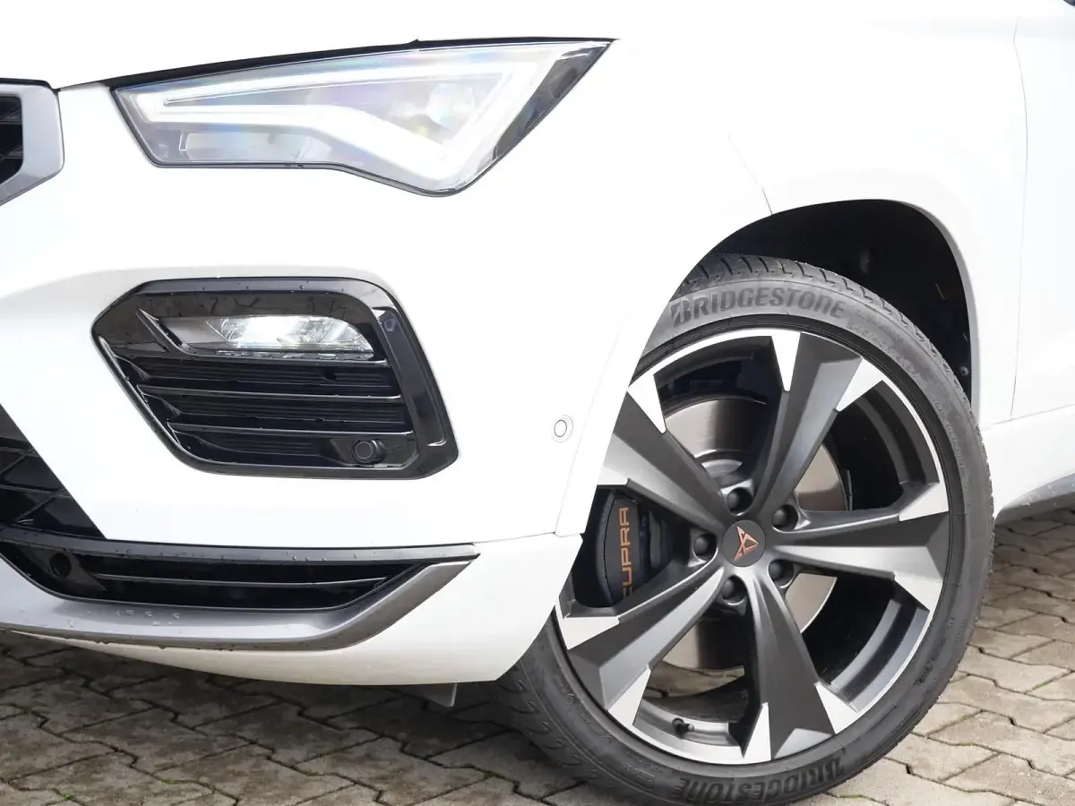 Käytetty Cupra Ateca 300 HP (220 kW) 2023 Valkoinen Katumaasturi